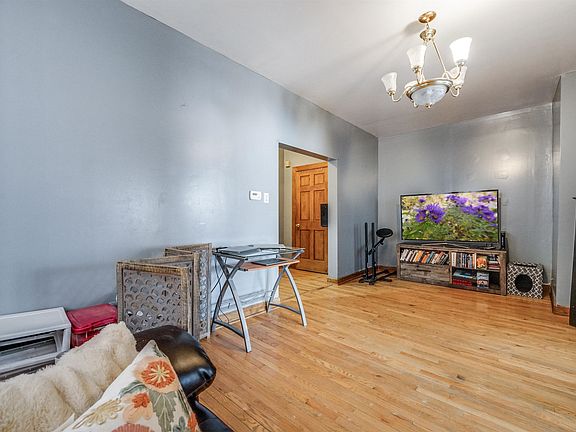 3rd image of 258 Clendenny Ave APT 3