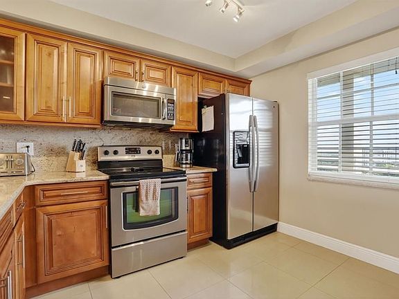 5th image of 605 Oaks Dr APT 1008