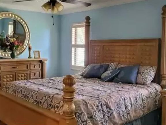 3rd image of 133 Sandstone Cir
