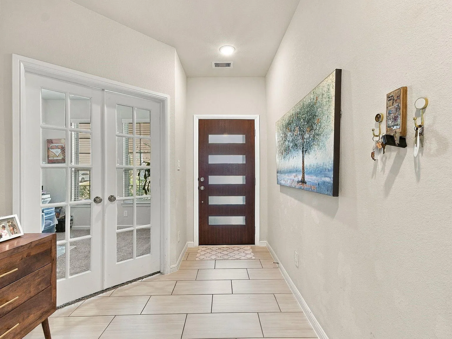 4 bed, 3.0 bath, 2763 sqft, $2,700 — Photo 4
