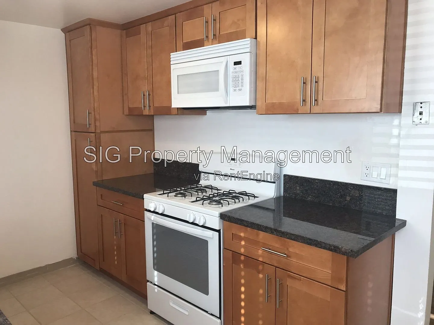2 bed, 1.0 bath, 934 sqft, $2,350 — Photo 4