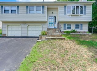 11 Batesmoor Rd, Waterbury, CT 06705