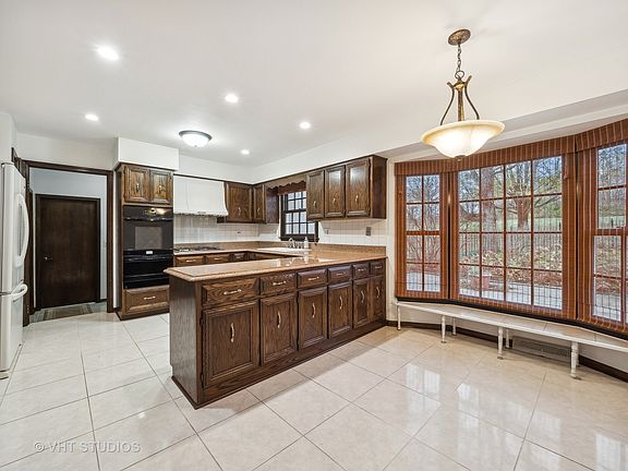 3rd image of 4315 Billingsgate Ln