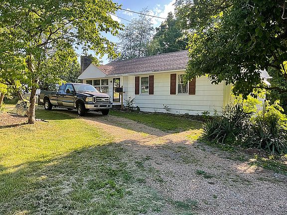 3rd image of 1511 Baxter St