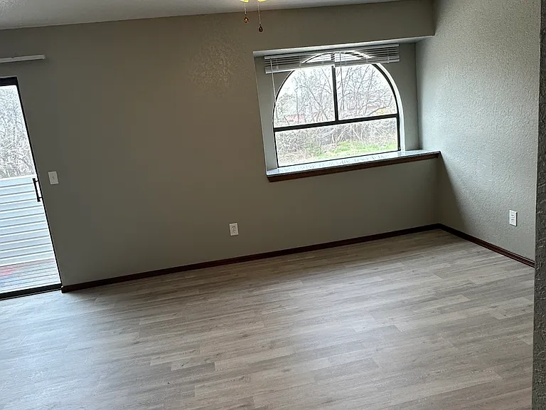 1932 E Lindsey St #224 — Photo 4