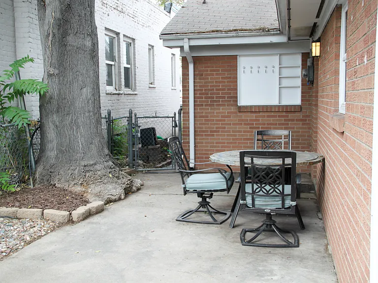 1142 S Washington St — Photo 24