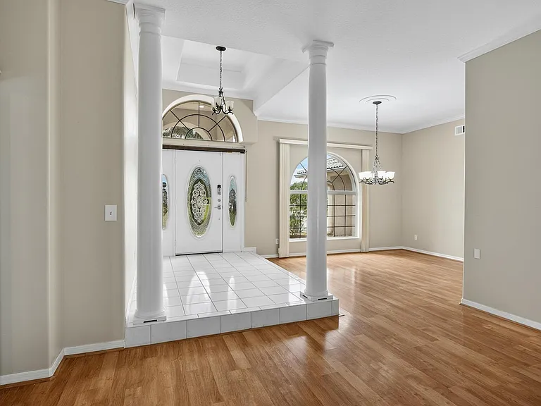 20 Woodford Ln — Photo 4