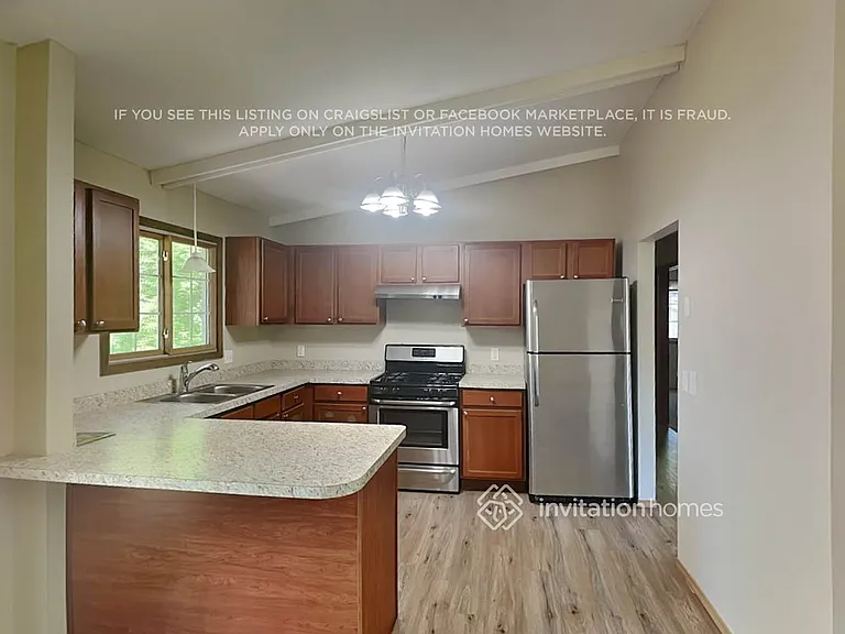 7701 Queen Ave N — Photo 7