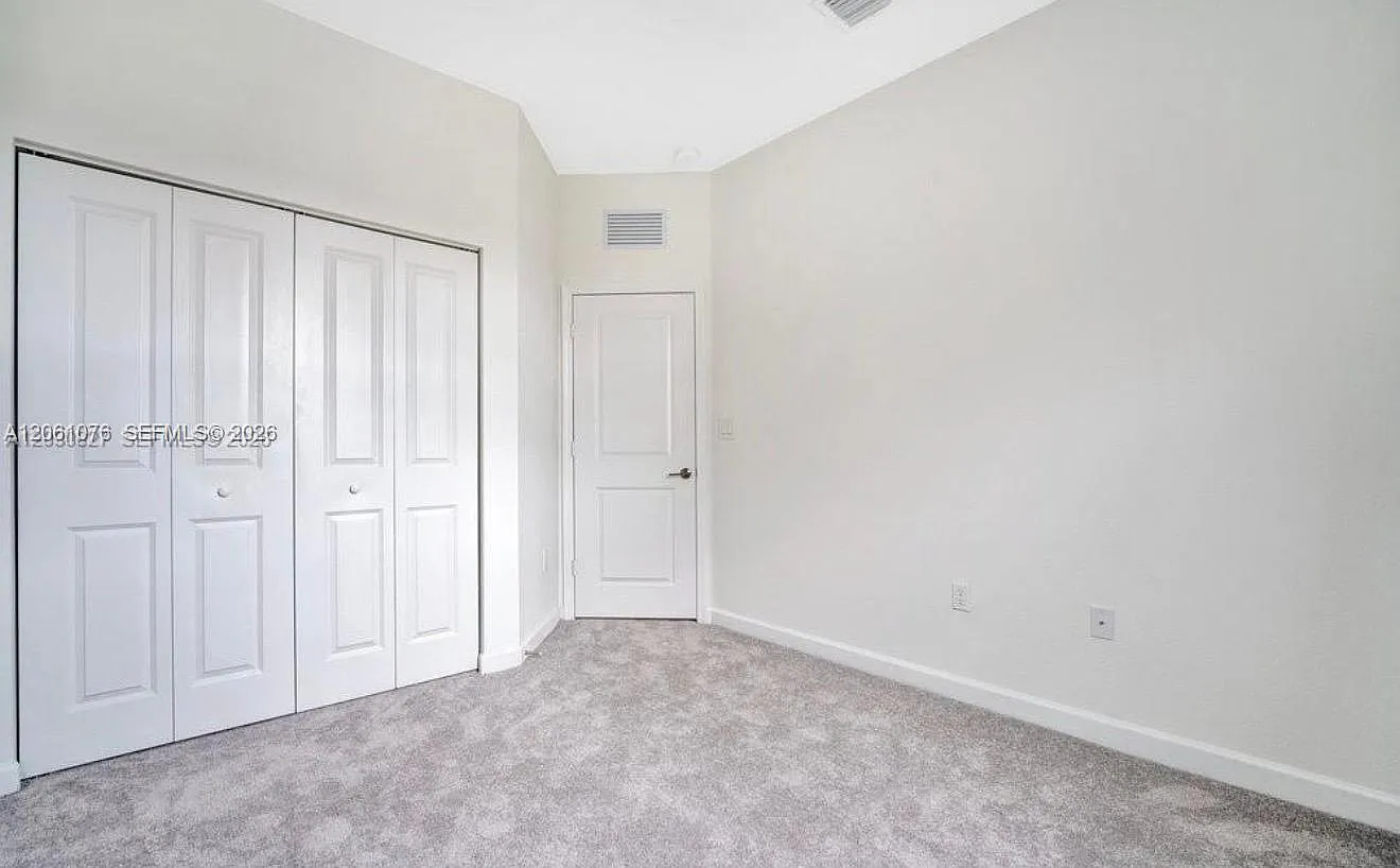 3 bed, 2.5 bath, 1331 sqft, $2,900 — Photo 3