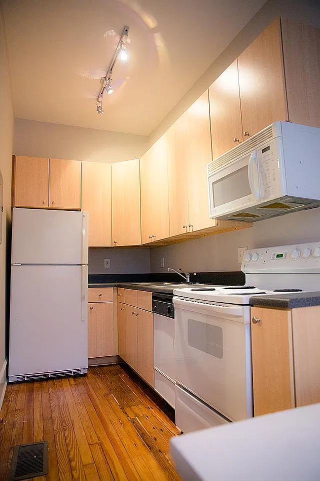 1144 Blue Ridge Ave NE — Photo 4