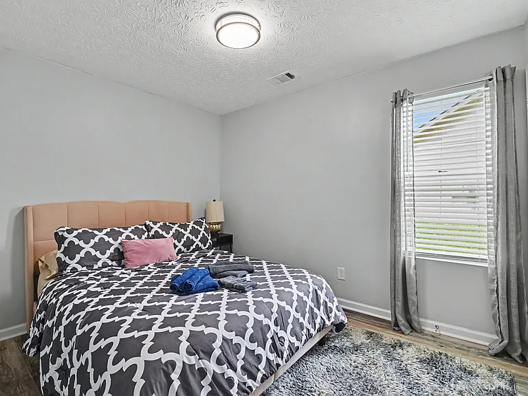 1541 Clifton Downs Dr SE — Photo 12