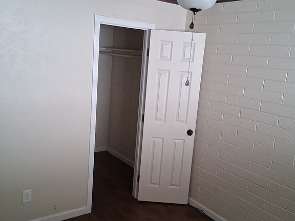 4th image of 3426 N Miller Rd #1