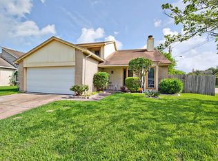 8102 Sandy Glen Ln, Houston, TX 77071