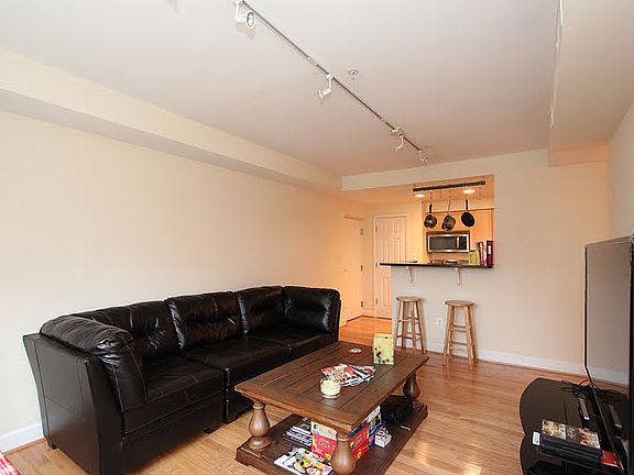 5th image of 231 N Thomas St Unit 104C
