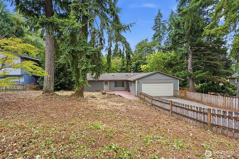 3rd image of 108 Swiftwater Place