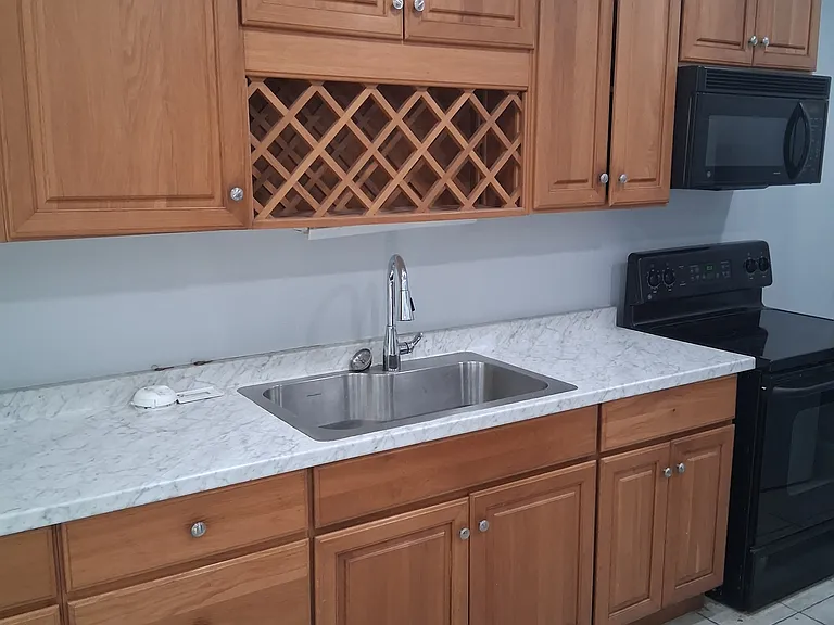 20 Oak St #1 — Photo 2