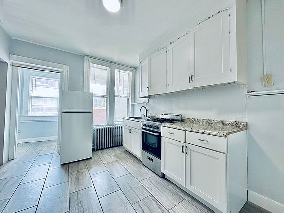 3rd image of 19-21 Lynwood Pl #21-2