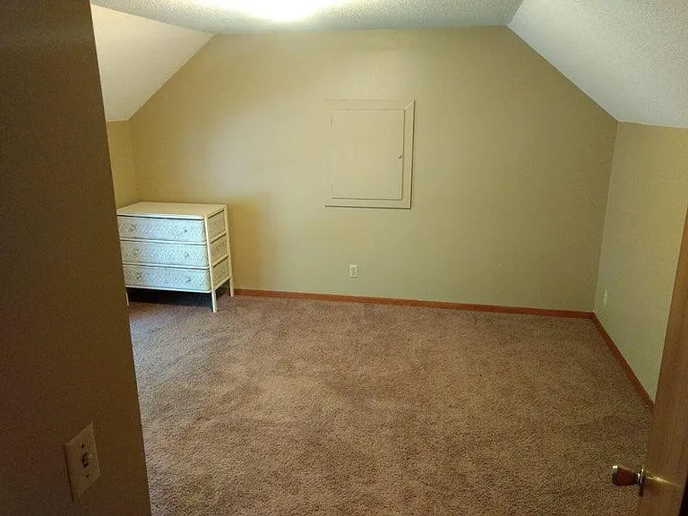 809 E Davenport St — Photo 7