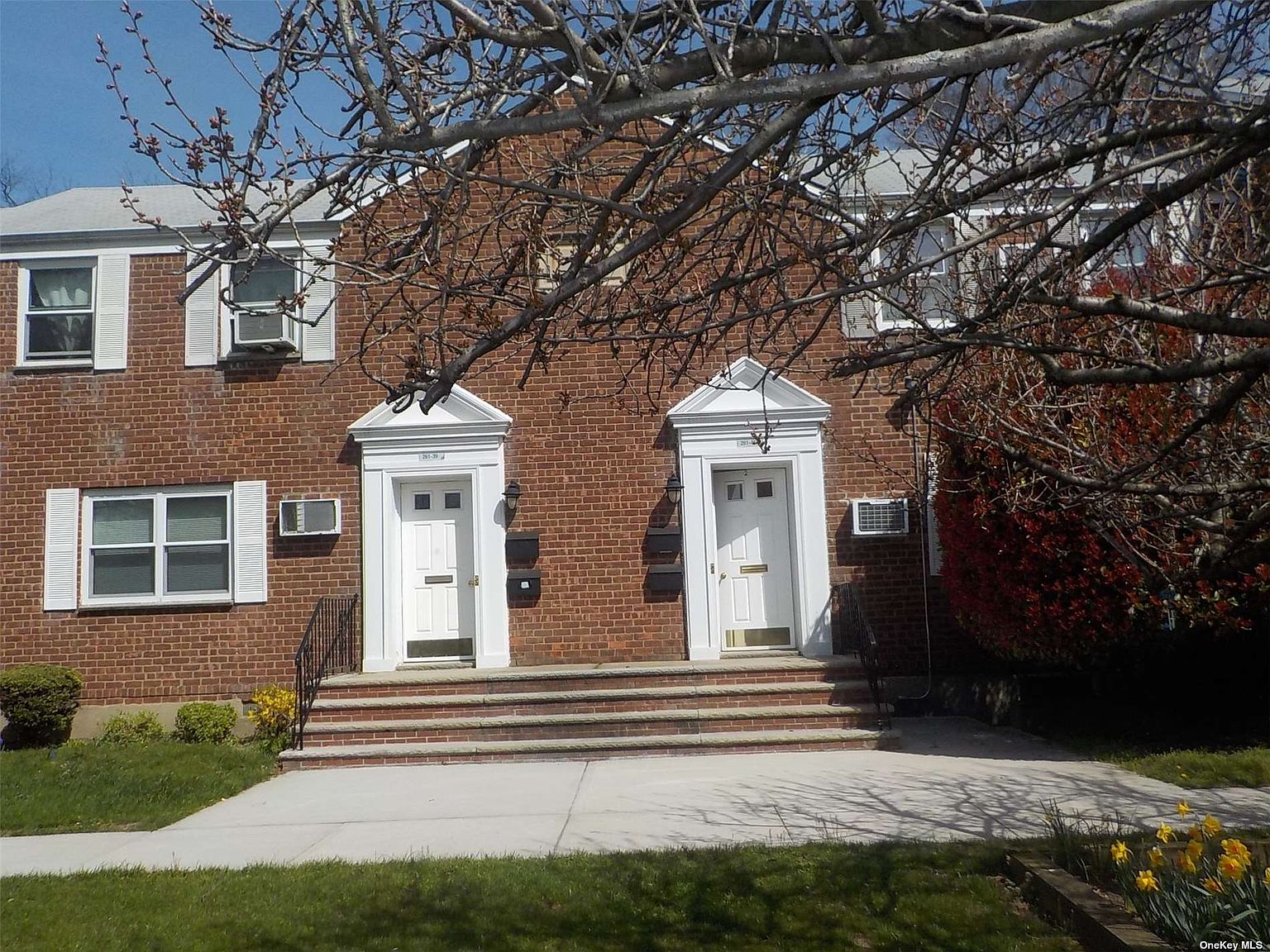 26141 Langston Avenue UNIT A2, Glen Oaks, NY 11004 Zillow