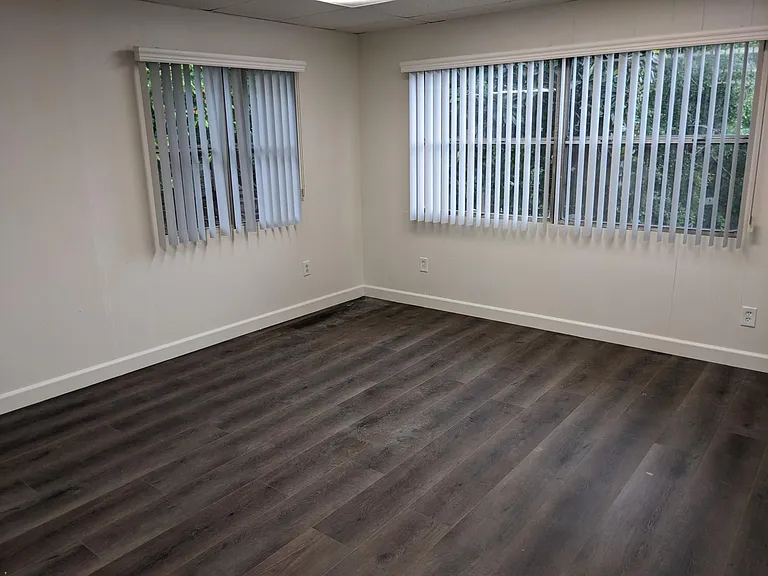 1 Waverly Dr — Photo 14