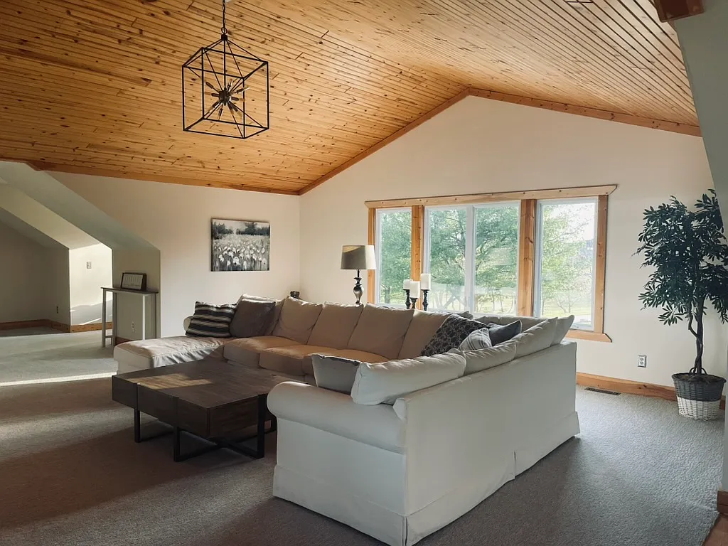 2 bed, 2067 sqft, $2,700 — Photo 3