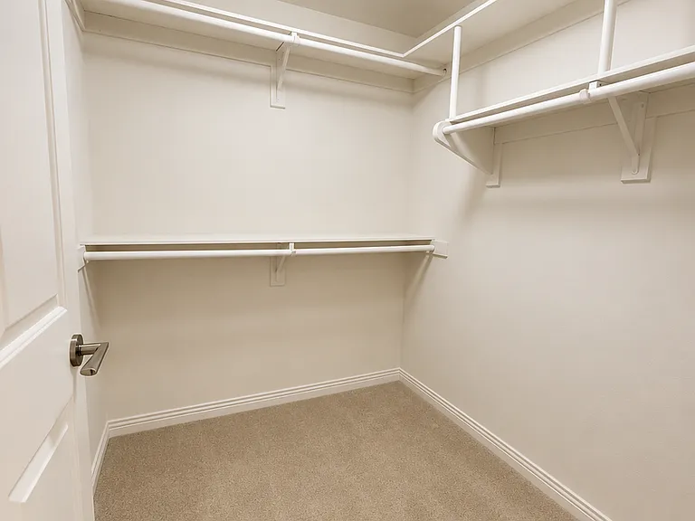 Aura NoHo Luxury Apartments — Photo 33