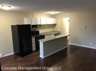 500 S River St APT 17, Newberg, OR 97132