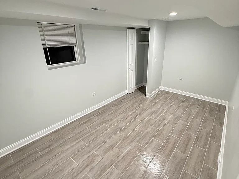 2952 N Nagle Ave #BASEMENT — Photo 5