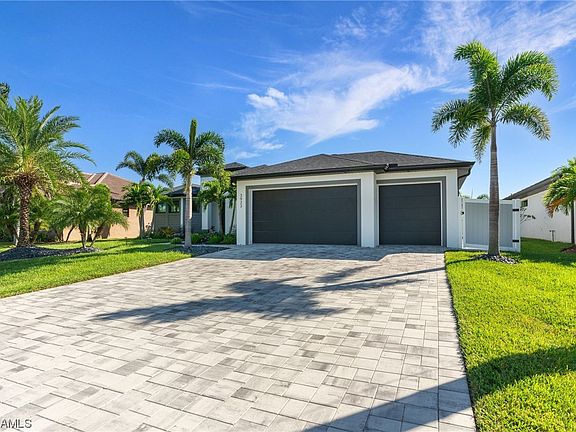 3rd image of 3923 SW 17th Pl