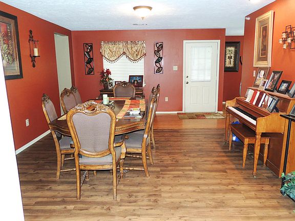 4th image of 28 Jo Jo Ln