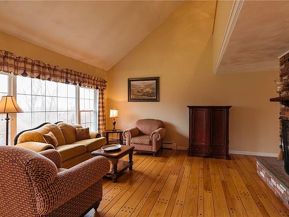 5th image of 490 Wakefield St