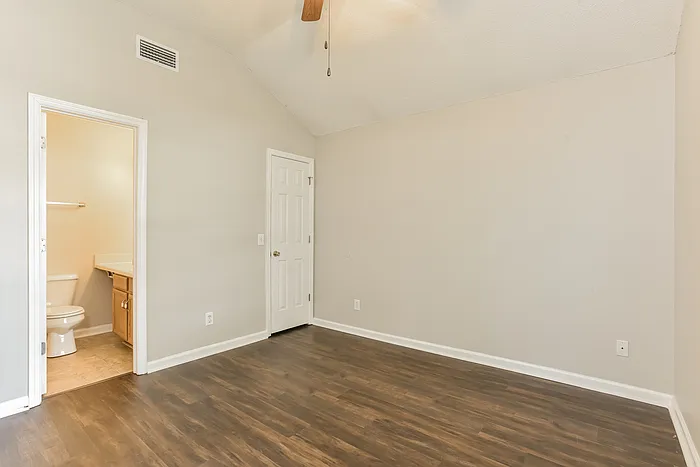 496 Cedar Park Cir — Photo 8