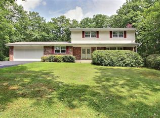 231 Cameo Ln, Cresco, PA 18326