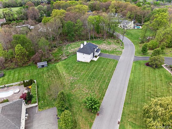 2nd image of 66 Pin Oak Drive