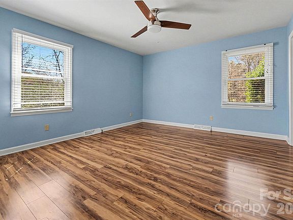 4th image of 1388 Smith Farm Rd