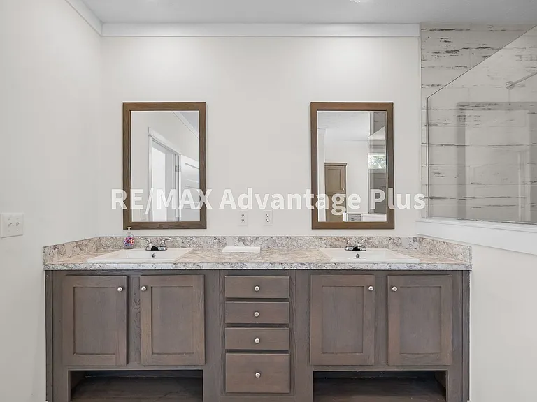 1407 Paradise Rd — Photo 21