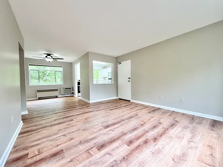 10305 Montrose Ave #101 — Photo 5