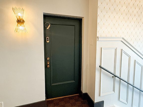 4th image of 5754 Howe St #5758-2