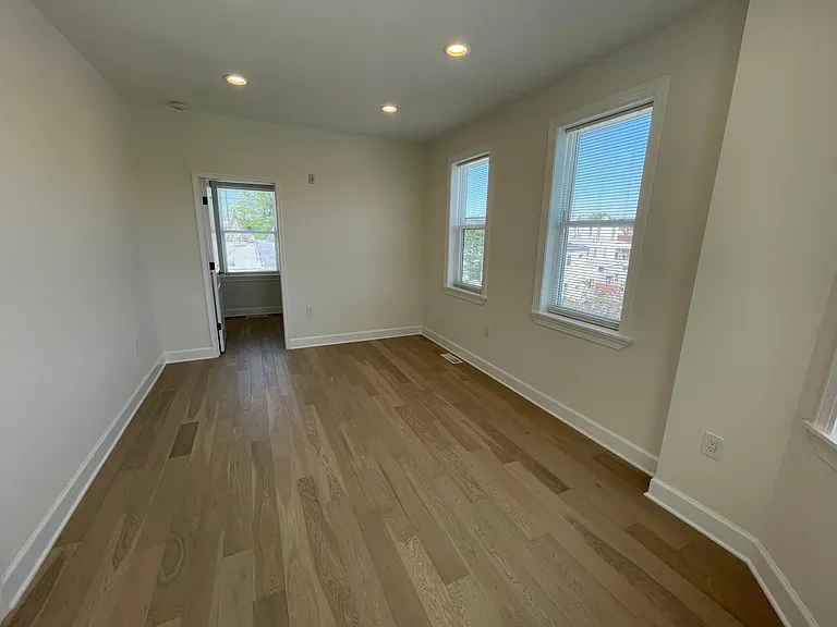 75 Florida Ave NW #4 — Photo 31