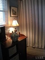 5th image of 400 Perrymont Ave