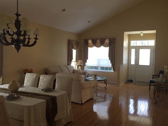5th image of 417 Blanketflower Ln