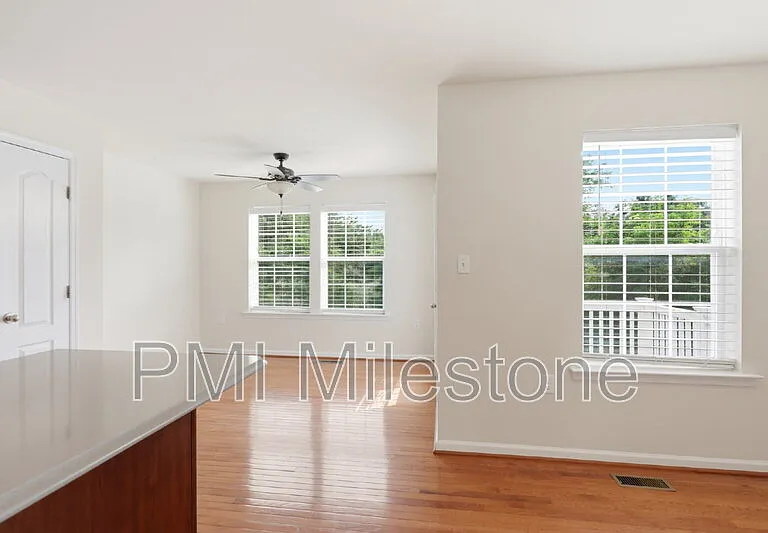100 Bertelli Ct — Photo 11