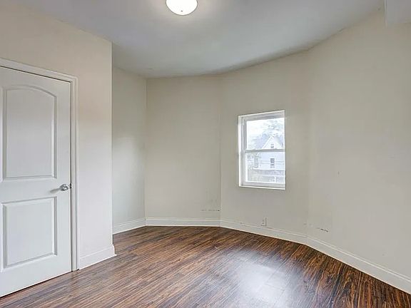 5th image of 712 Winston Ave #3