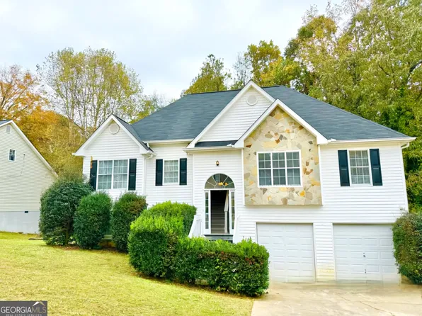 1381 Buckingham Dr, Hampton, GA 30228