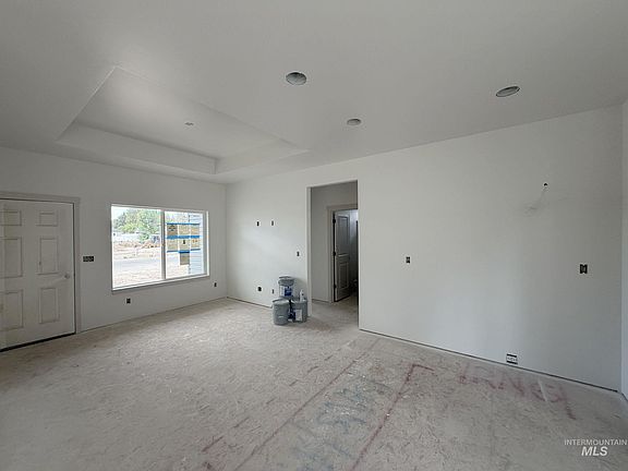 2nd image of 365 Teton Dr