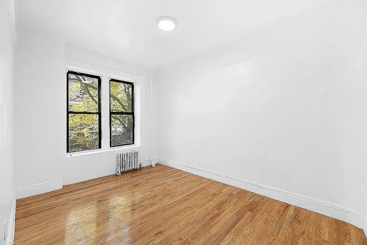218 Thompson Street — Photo 3