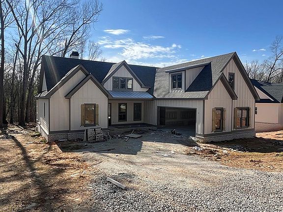 3rd image of 189 Pope Cir