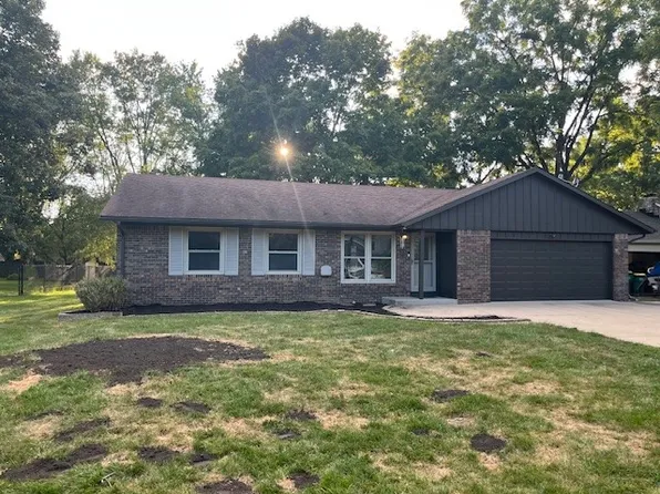 30 Sleepy Hollow Ct, Westfield, IN 46074