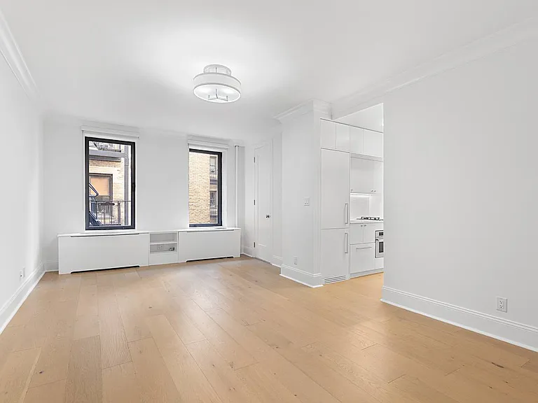 225 W 23rd St #2203G — Photo 4
