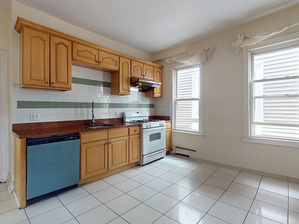 1st image of 19 Newport St Floor 2